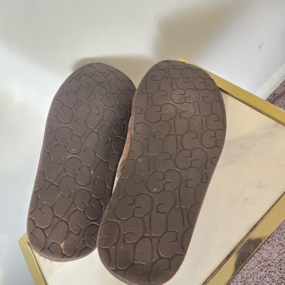 Brown Suede UGG Sheepskin Lined Boots - Cozy Winter Slippers Size 9. - Picture 8 of 8